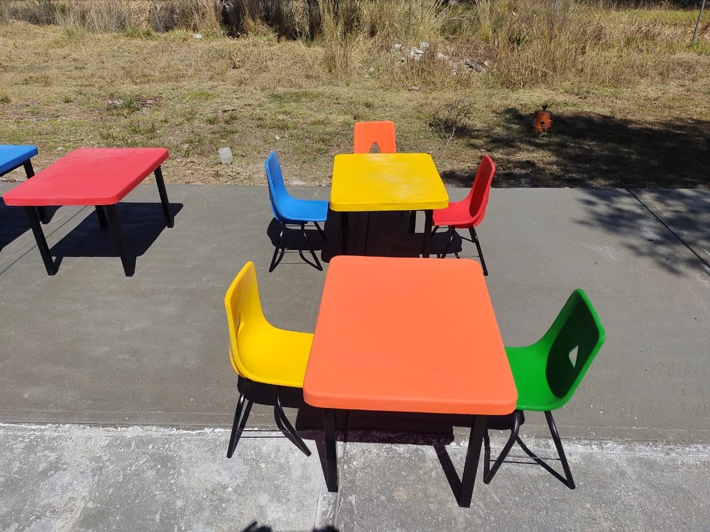 Mesa infantil de 80*60*50 cm